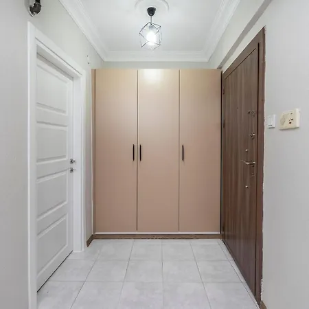 Centrally Located 2 Bedroom Apartment