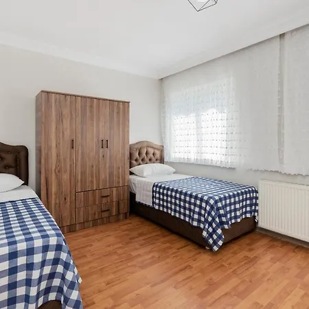 Centrally Located 2 Bedroom Apartment *