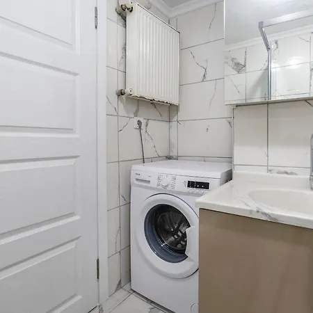 Centrally Located 2 Bedroom *