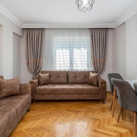 Centrally Located 2 Bedroom Apartment