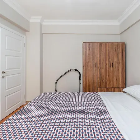 Centrally Located 2 Bedroom Apartment